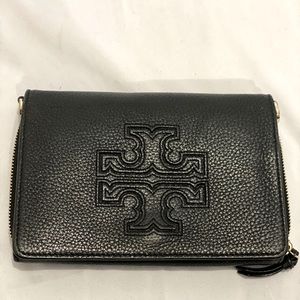 Black Tory Burch crossbody wallet(missing straps 😭)
